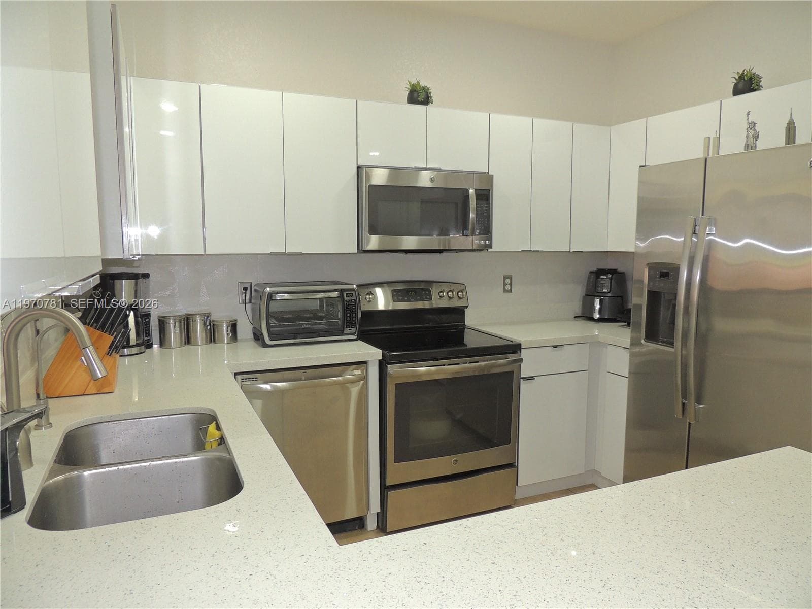 11301 NW 88th Ter, Doral FL 33178 — 10