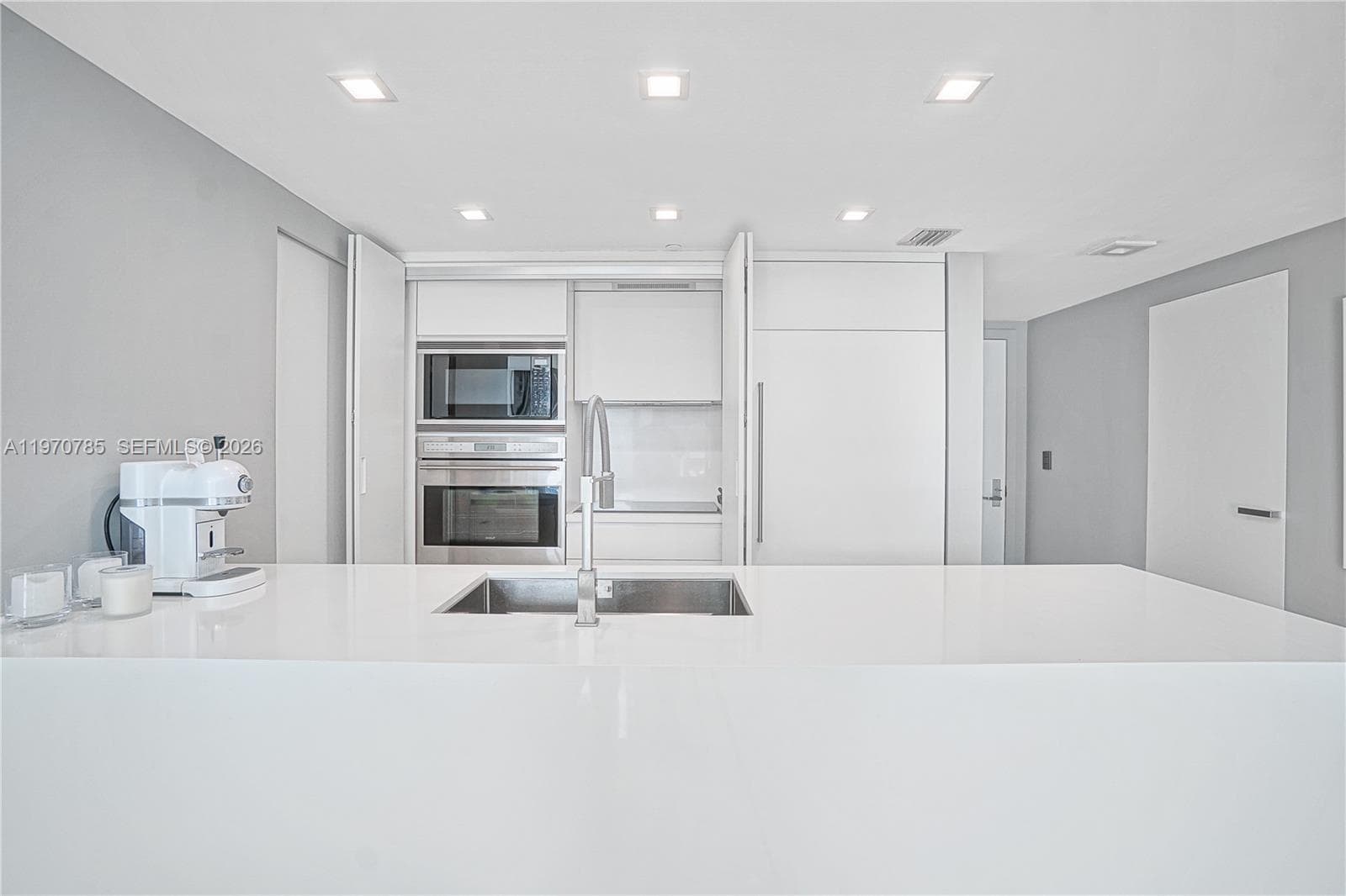475 Brickell Ave # 1913, Miami FL 33131 — 17