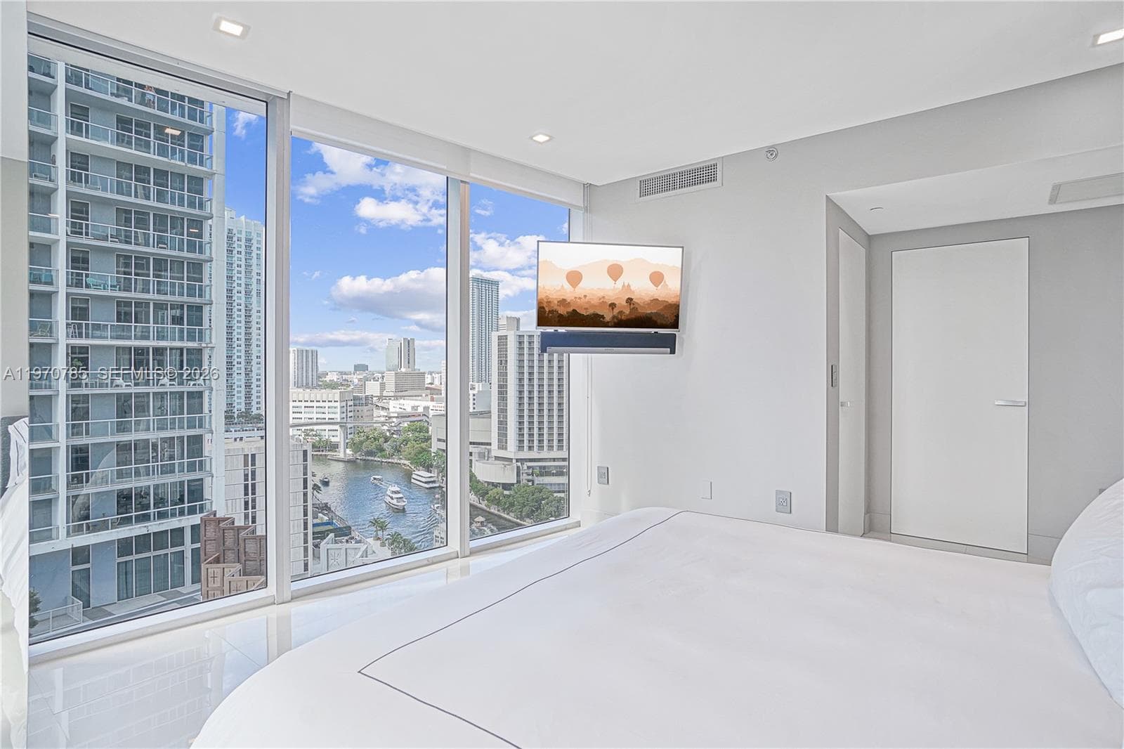 475 Brickell Ave # 1913, Miami FL 33131 — 1