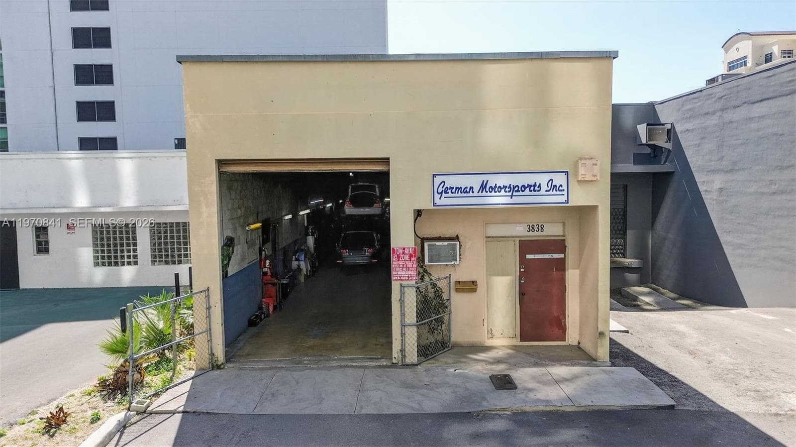 3838 Shipping Ave, Miami FL 33146 — 1