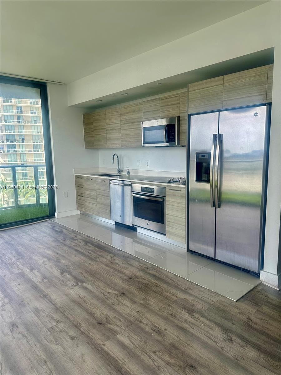 121 NE 34th St # 1416, Miami FL 33137 — 5