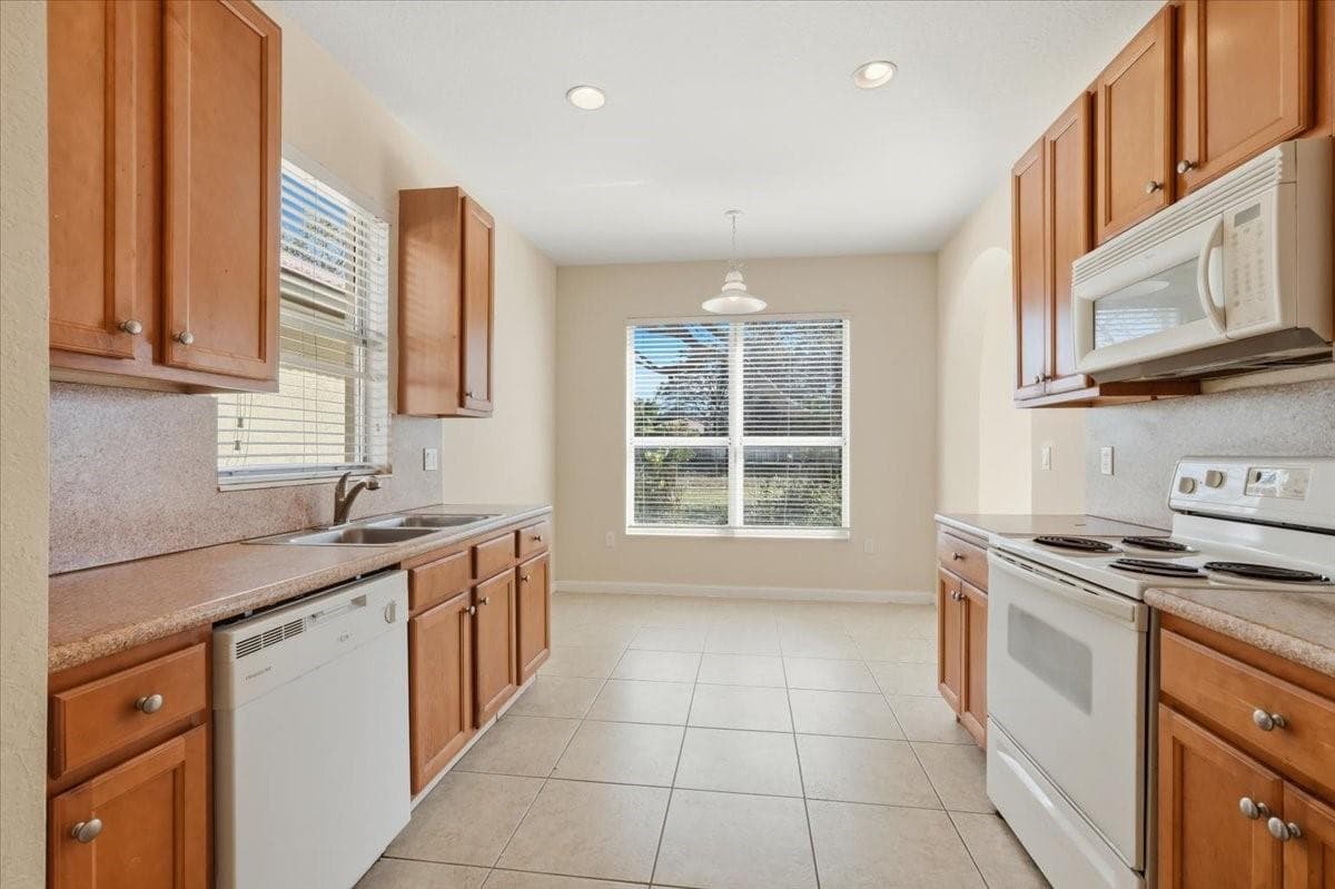 1211 NE 40th Road, Homestead FL 33033 — 7