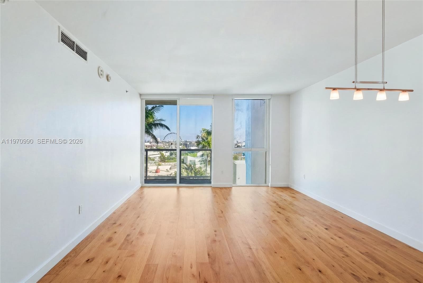 253 NE 2nd St # 1007, Miami FL 33132 — 2