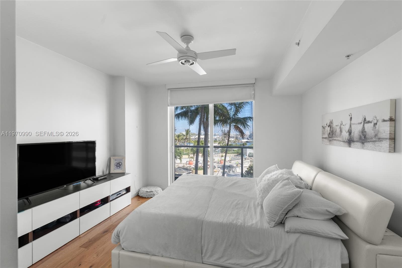 253 NE 2nd St # 1007, Miami FL 33132 — 16