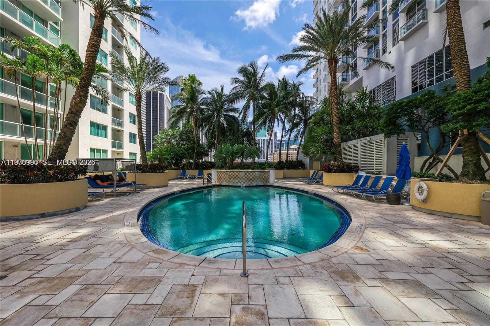 253 NE 2nd St # 1007, Miami FL 33132 — 36