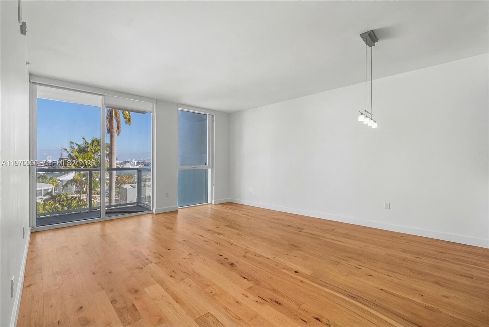 253 NE 2nd St # 1007, Miami FL 33132 — 1