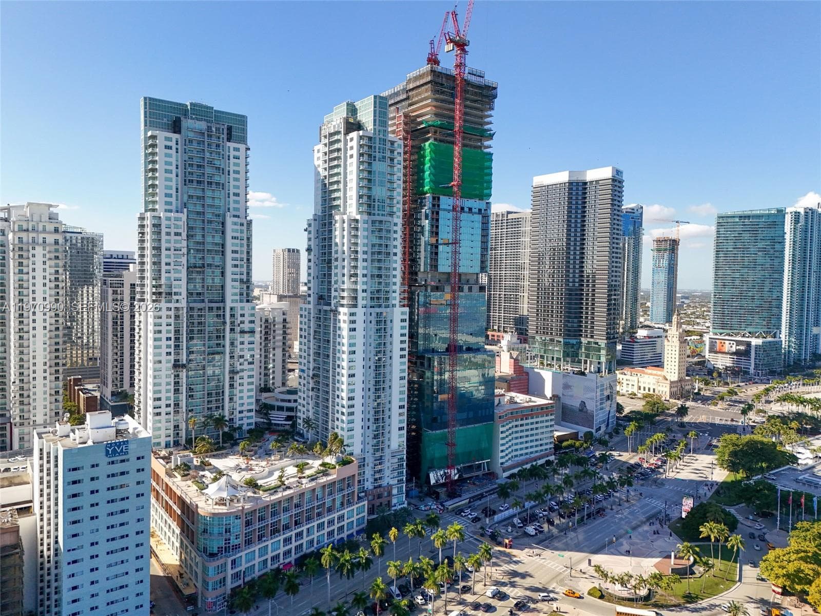 253 NE 2nd St # 1007, Miami FL 33132 — 24