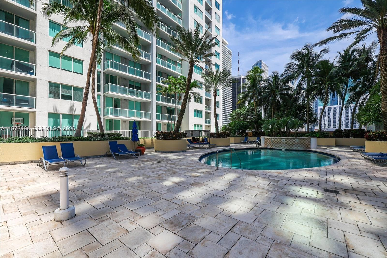 253 NE 2nd St # 1007, Miami FL 33132 — 35