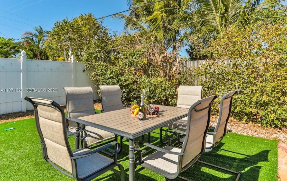 Sunswept Isle, Miami, FL — 43
