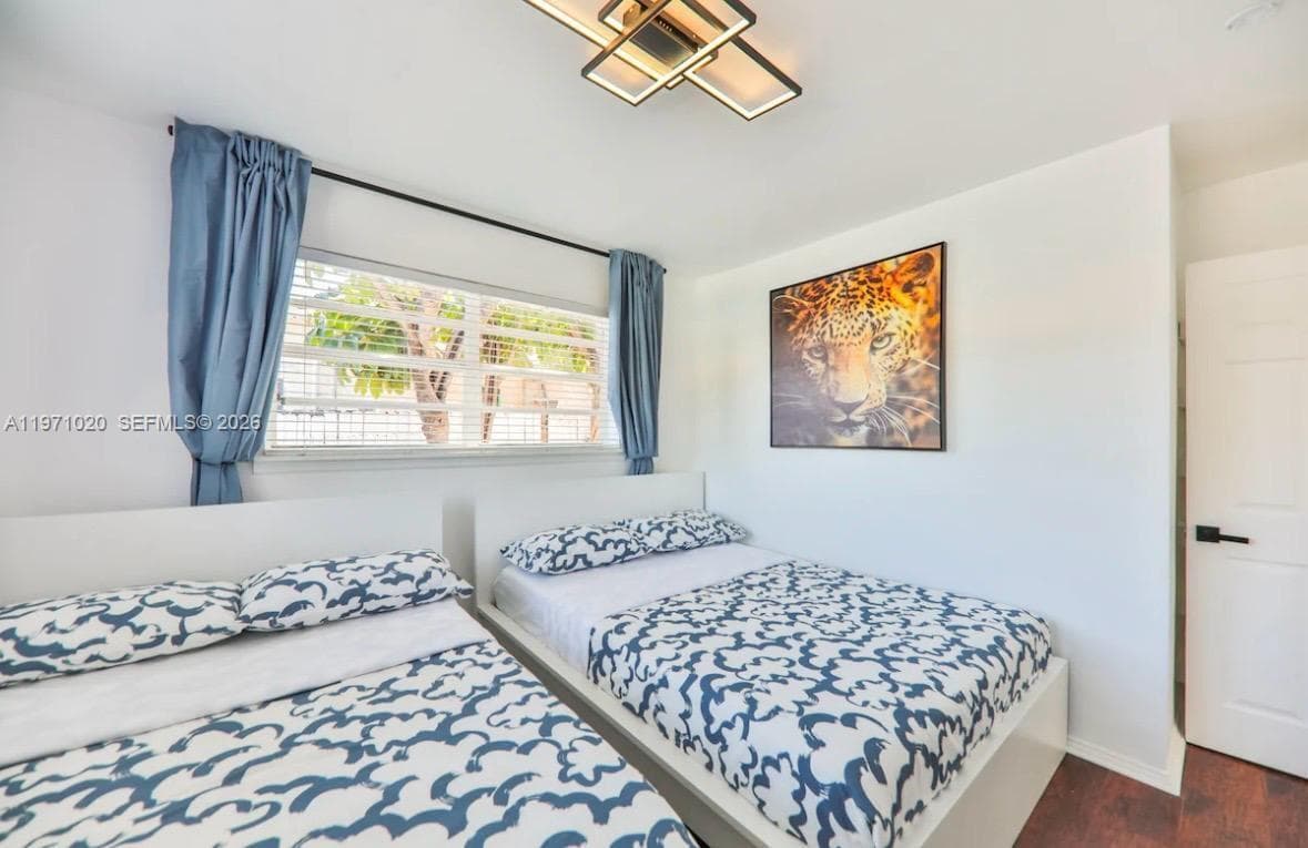 Sunswept Isle, Miami, FL — 28