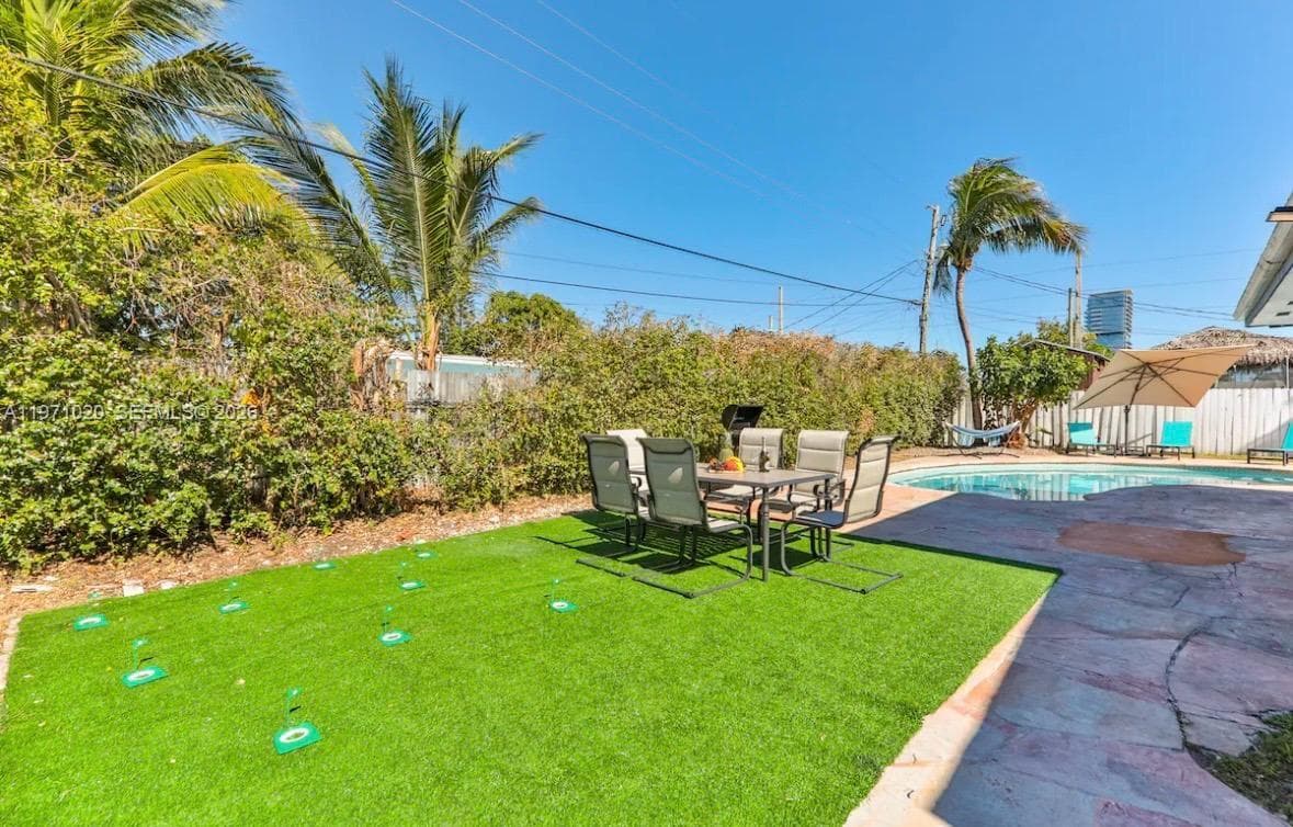 Sunswept Isle, Miami, FL — 44