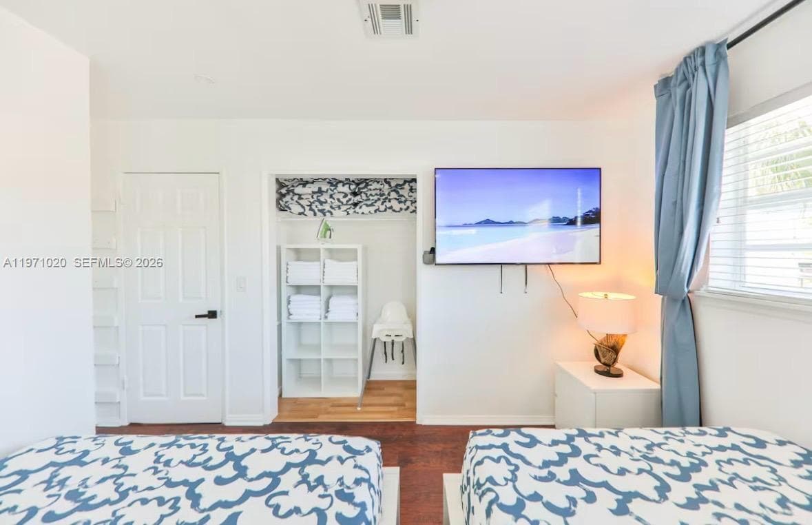 Sunswept Isle, Miami, FL — 35