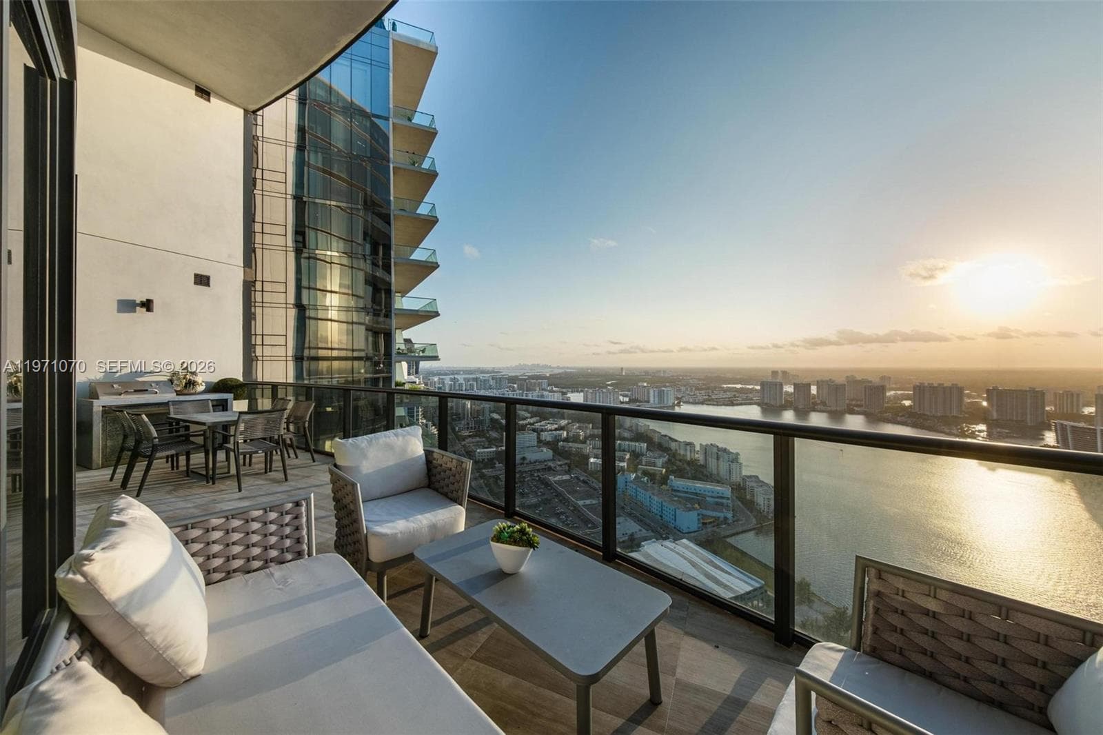 18555 Collins Ave # 5003, Sunny Isles Beach FL 33160 — 21