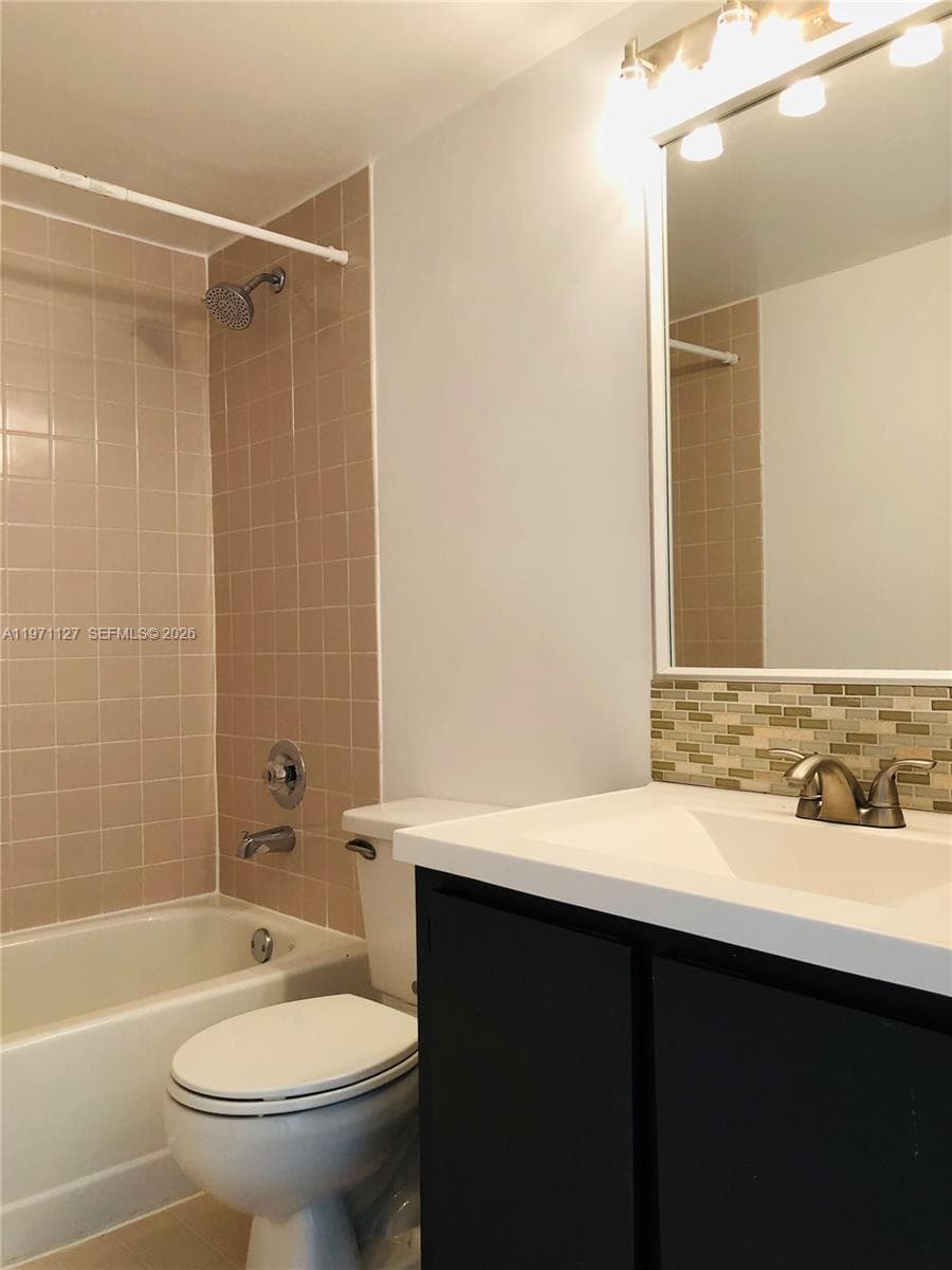 8260 SW 210th St # 210, Cutler Bay FL 33189 — 5