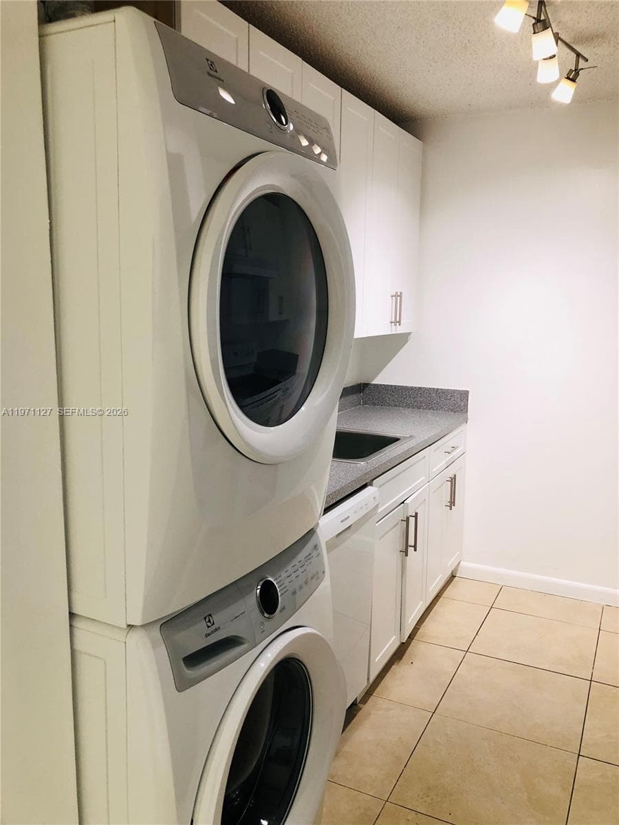 8260 SW 210th St # 210, Cutler Bay FL 33189 — 9