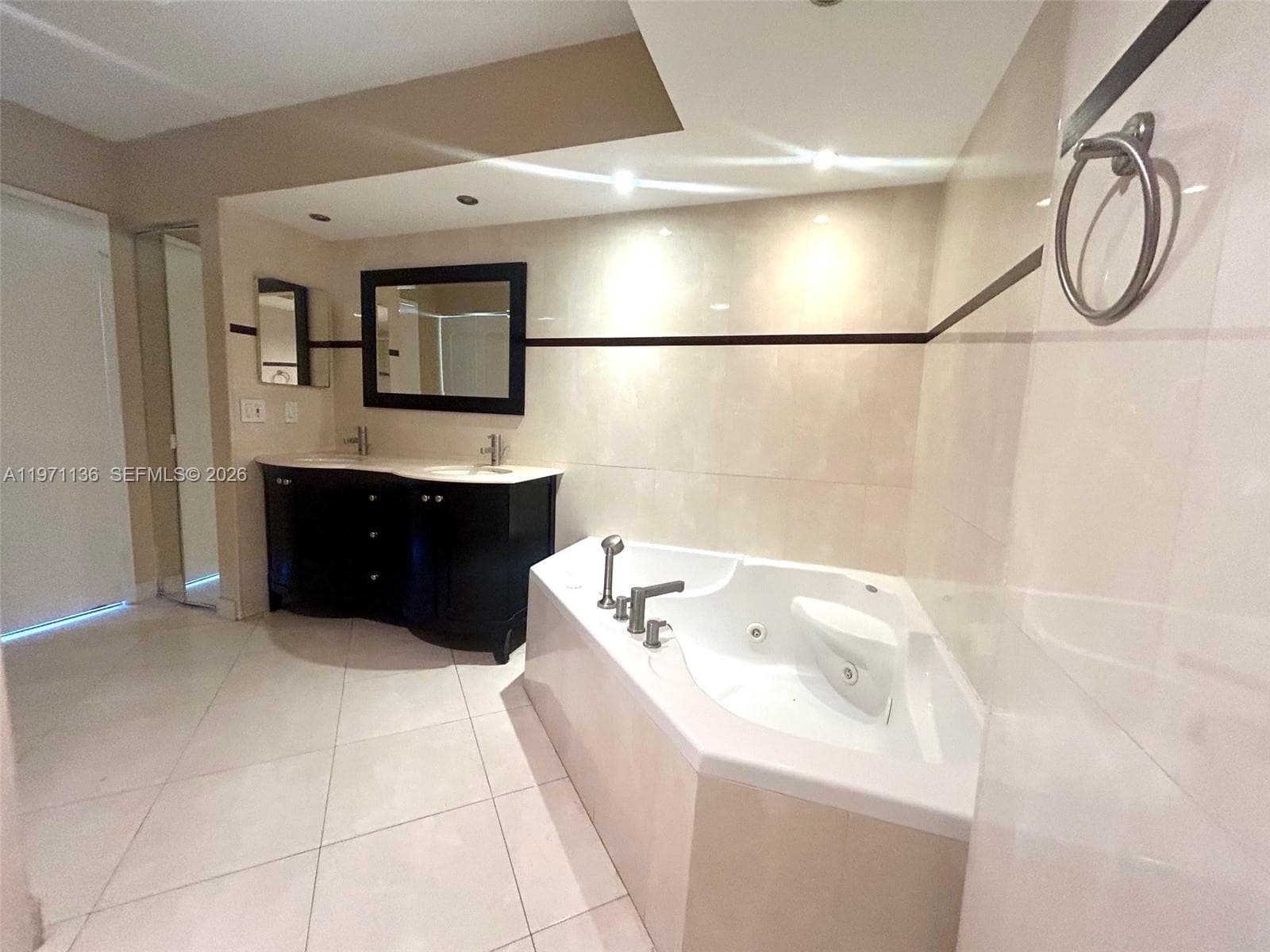 3400 NE 192nd St # 1607, Aventura FL 33180 — 28
