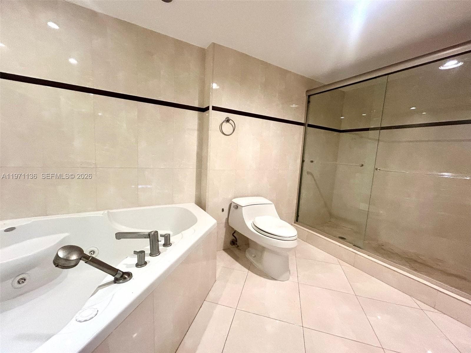 3400 NE 192nd St # 1607, Aventura FL 33180 — 25