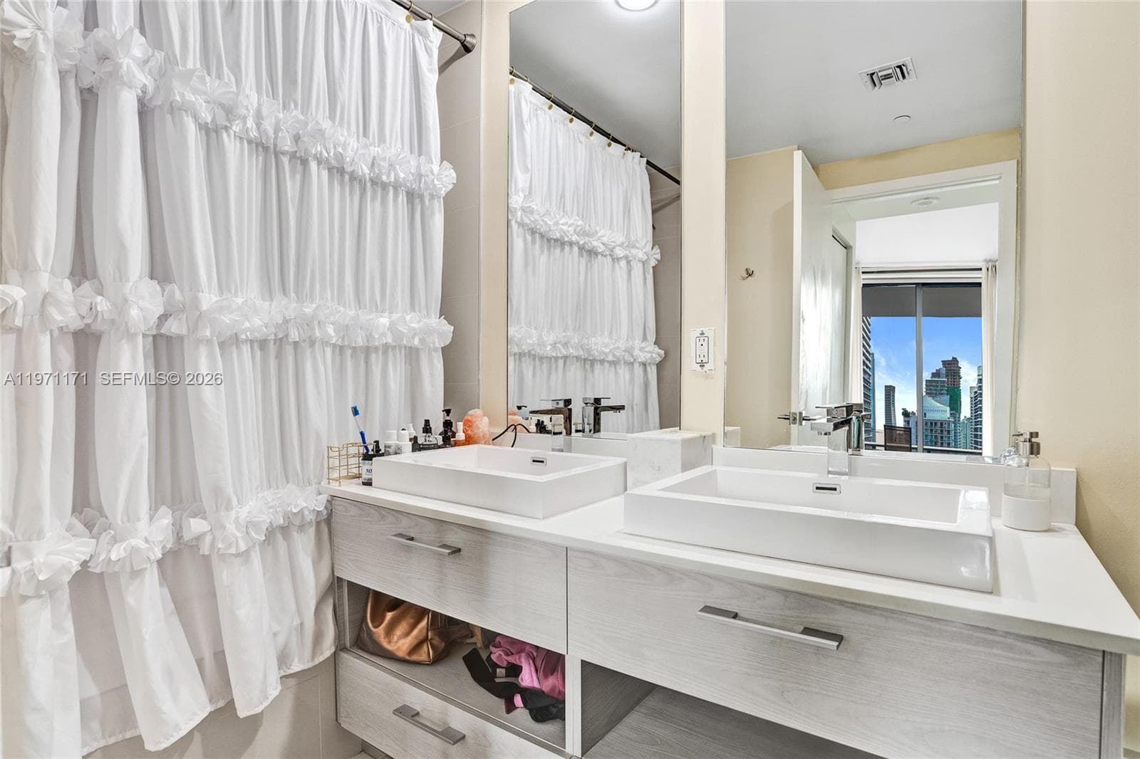 45 SW 9th St # 4004, Miami FL 33130 — 13