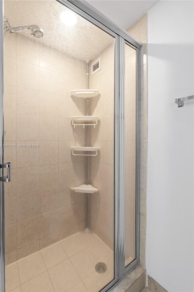 5600 Collins Ave # 16Y, Miami Beach FL 33140 — 19