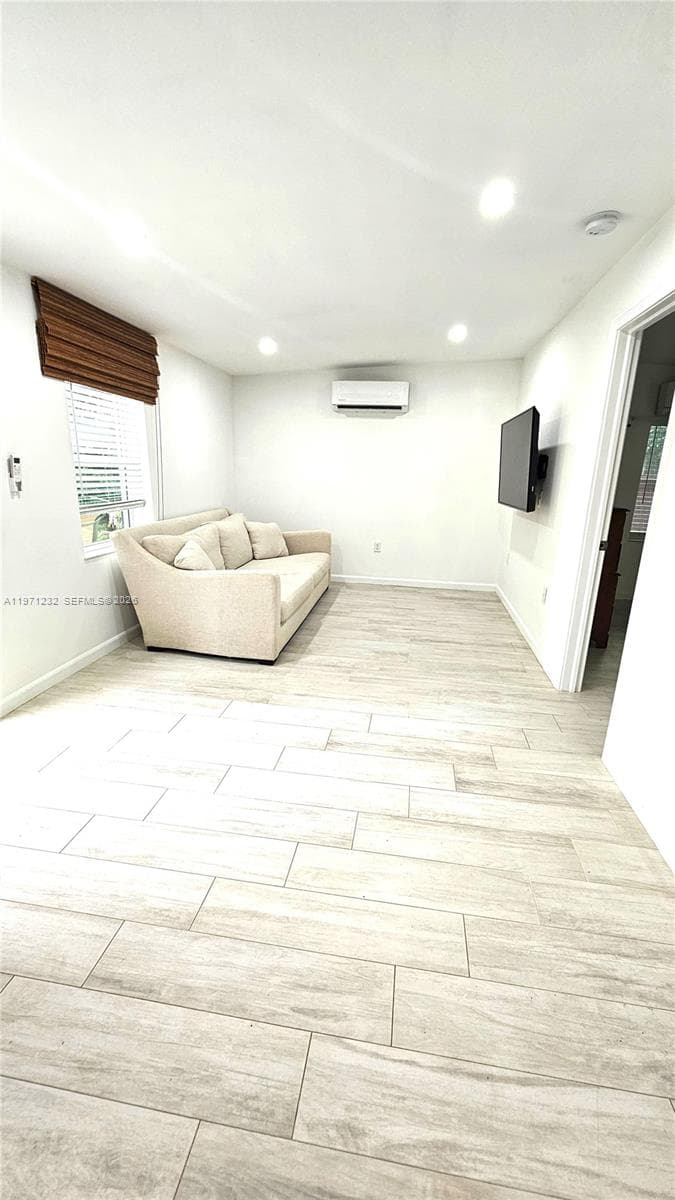 265 NE 116th St, Miami FL 33161 — 36