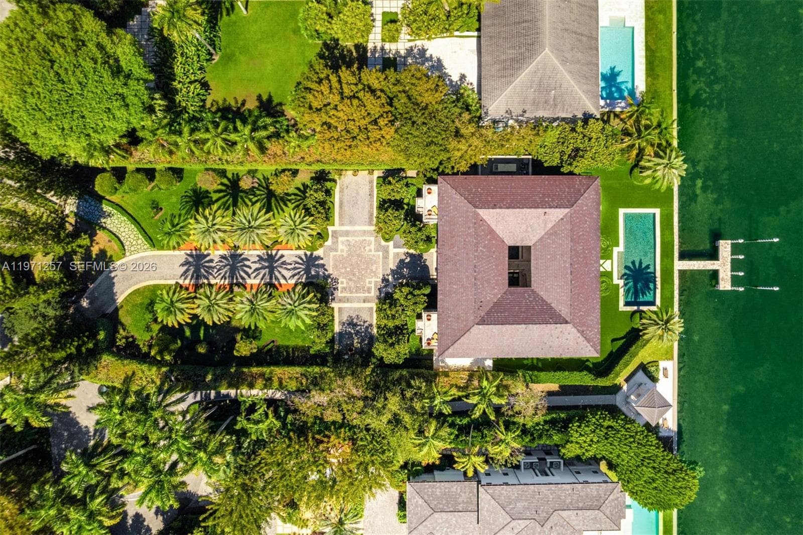 10 Tahiti Beach Island Rd, Coral Gables FL 33143 — 42