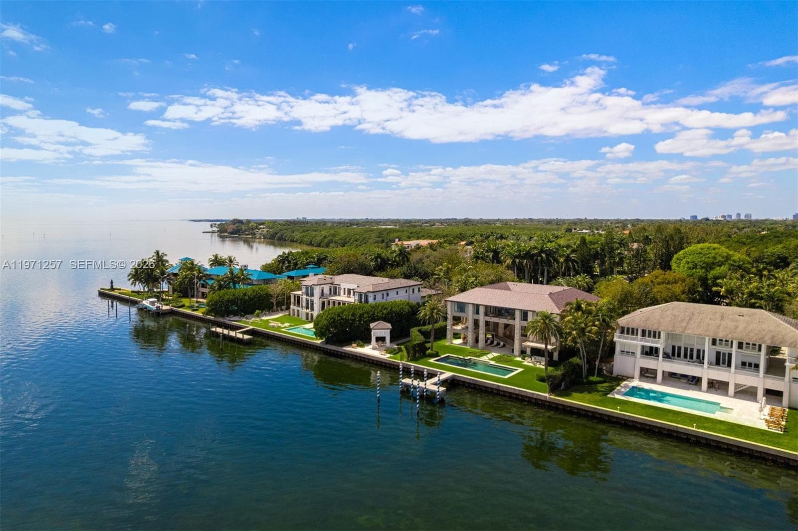 10 Tahiti Beach Island Rd, Coral Gables FL 33143 — 38