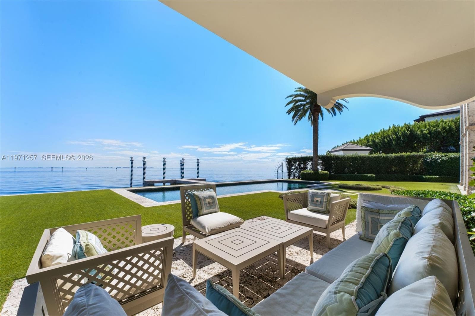 10 Tahiti Beach Island Rd, Coral Gables FL 33143 — 11