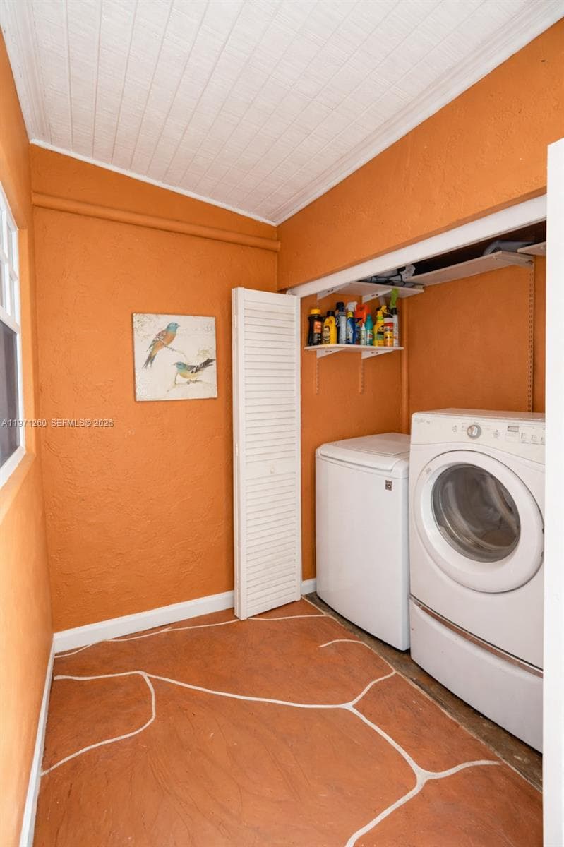 1159 W 40th St # 16, Hialeah FL 33012 — 5
