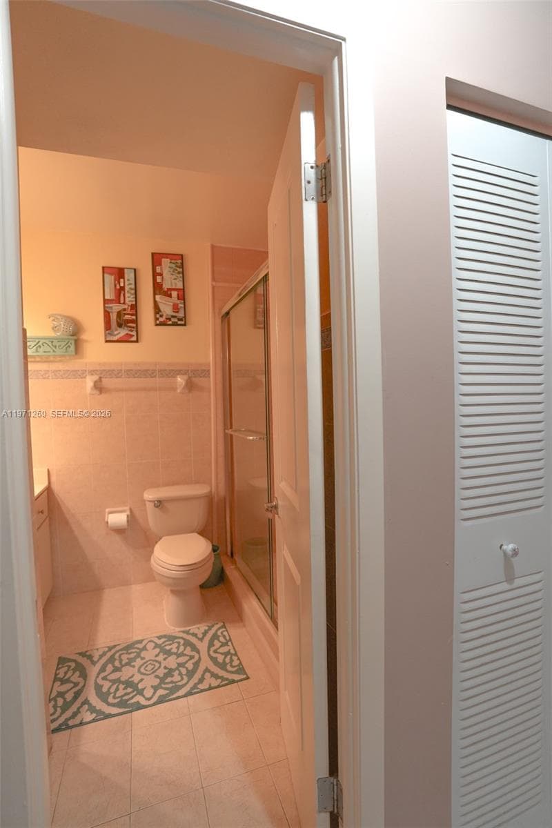 1159 W 40th St # 16, Hialeah FL 33012 — 18