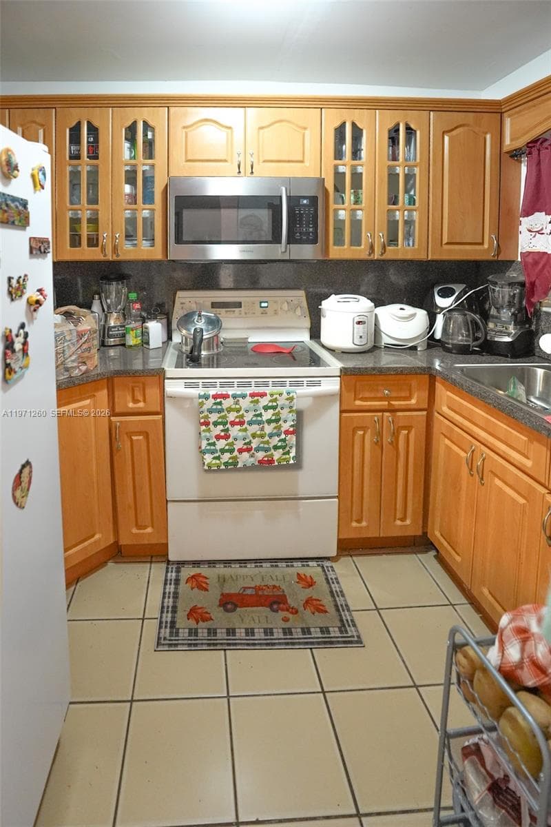 1159 W 40th St # 16, Hialeah FL 33012 — 11