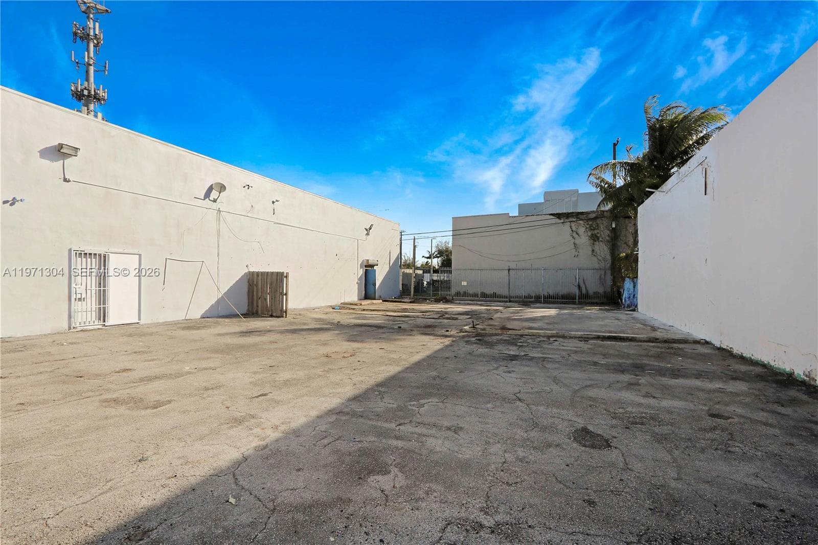 9795 NW 7th Ave, Miami FL 33150 — 8