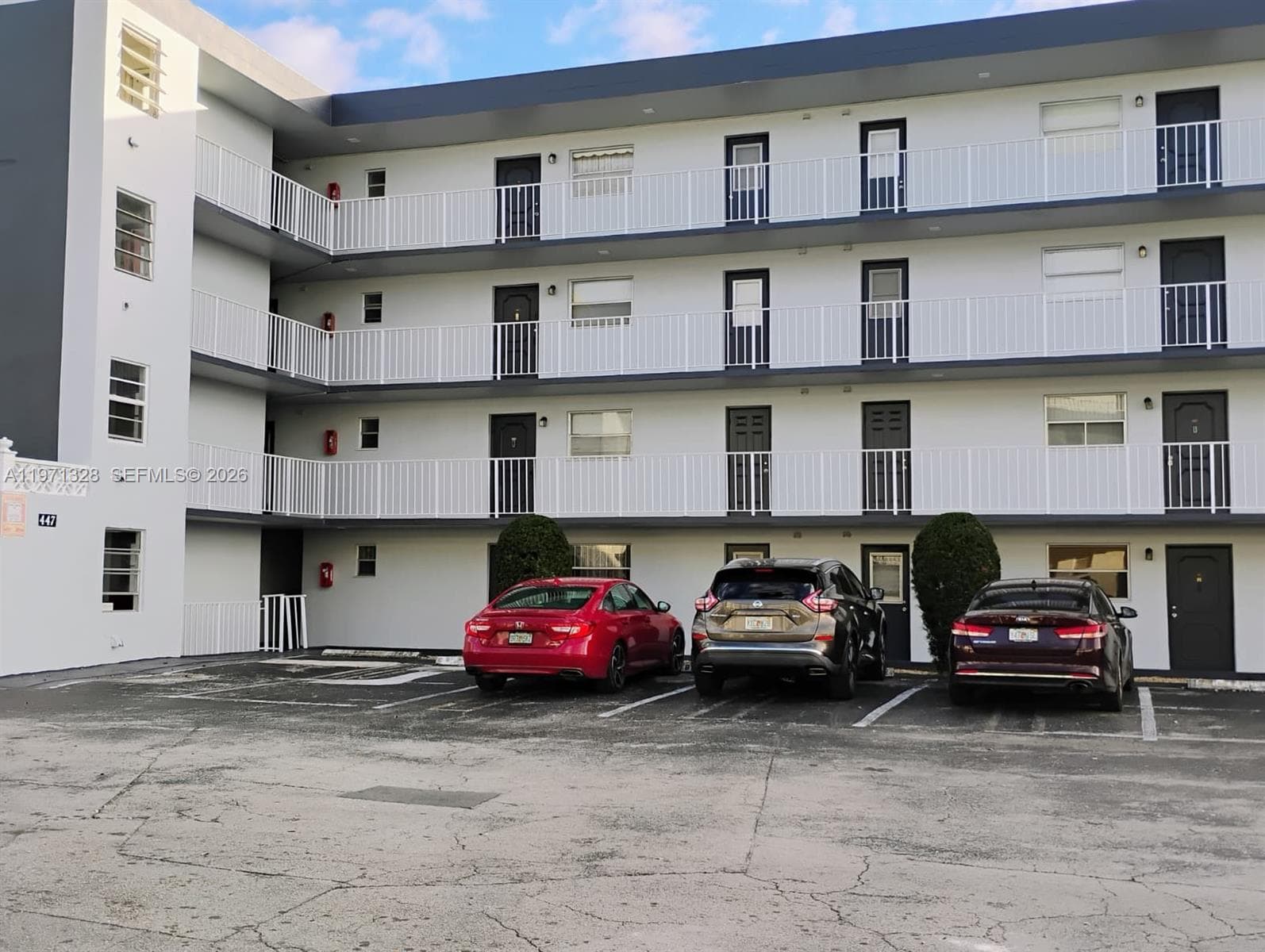 447 NE 195th St # 414, Miami FL 33179 — 1