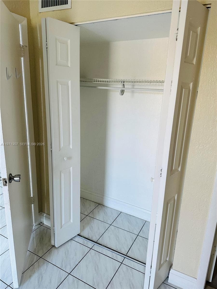 4705 NW 7th St # 7, Miami FL 33126 — 5