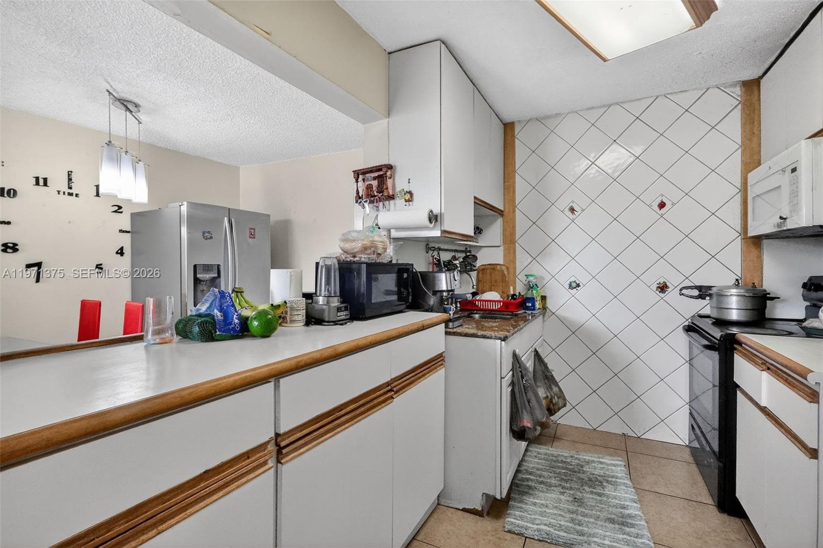 9678 Fontainebleau Blvd # 411, Miami FL 33172 — 12