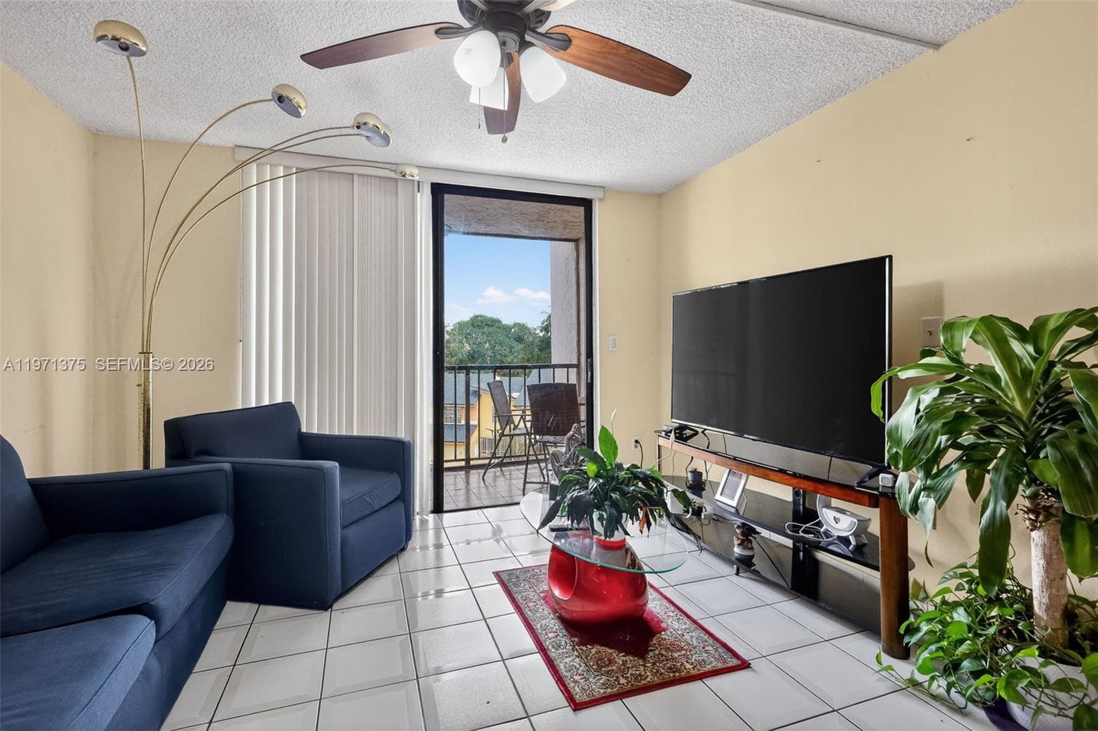 9678 Fontainebleau Blvd # 411, Miami FL 33172 — 7