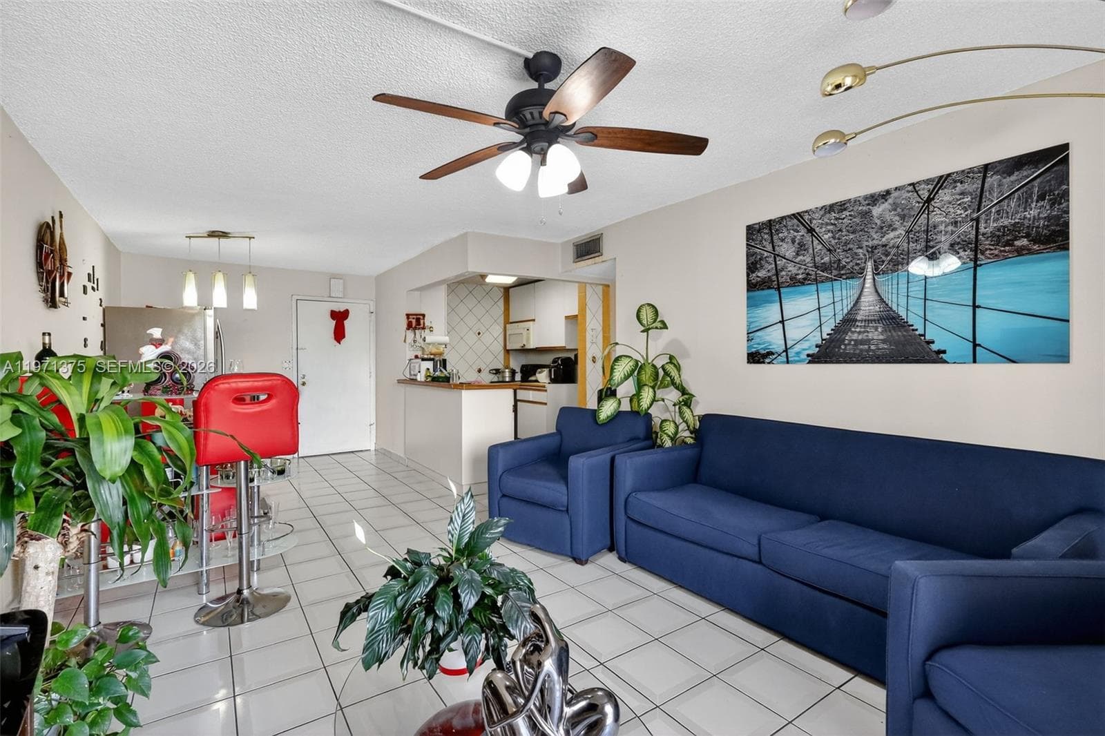 9678 Fontainebleau Blvd # 411, Miami FL 33172 — 9