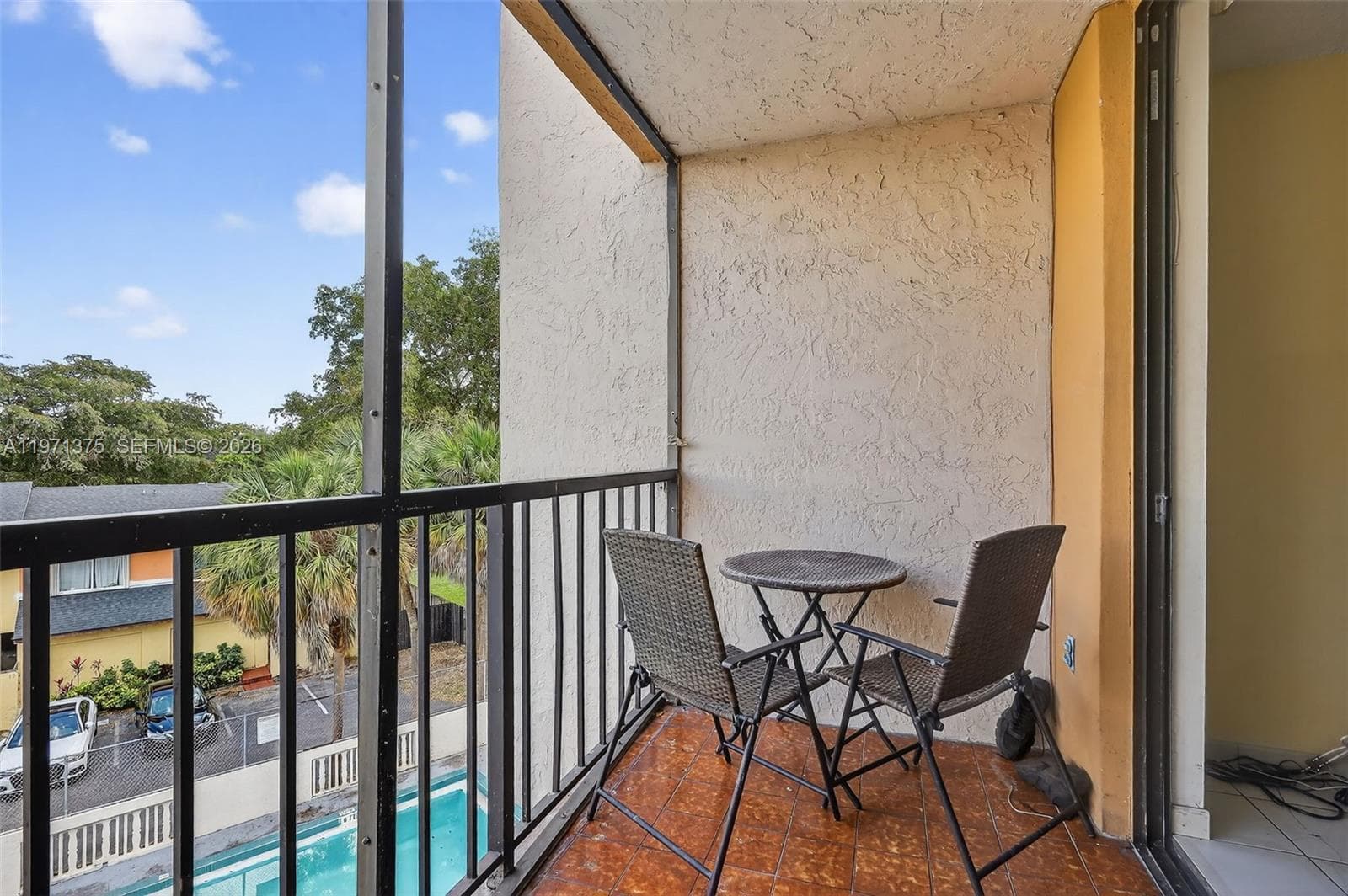 9678 Fontainebleau Blvd # 411, Miami FL 33172 — 30