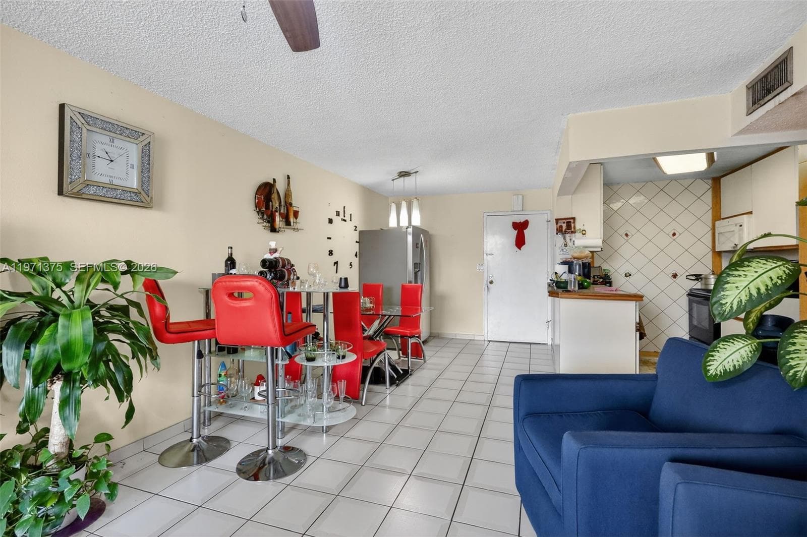 9678 Fontainebleau Blvd # 411, Miami FL 33172 — 10