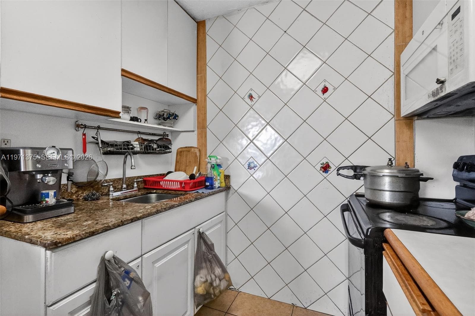 9678 Fontainebleau Blvd # 411, Miami FL 33172 — 14