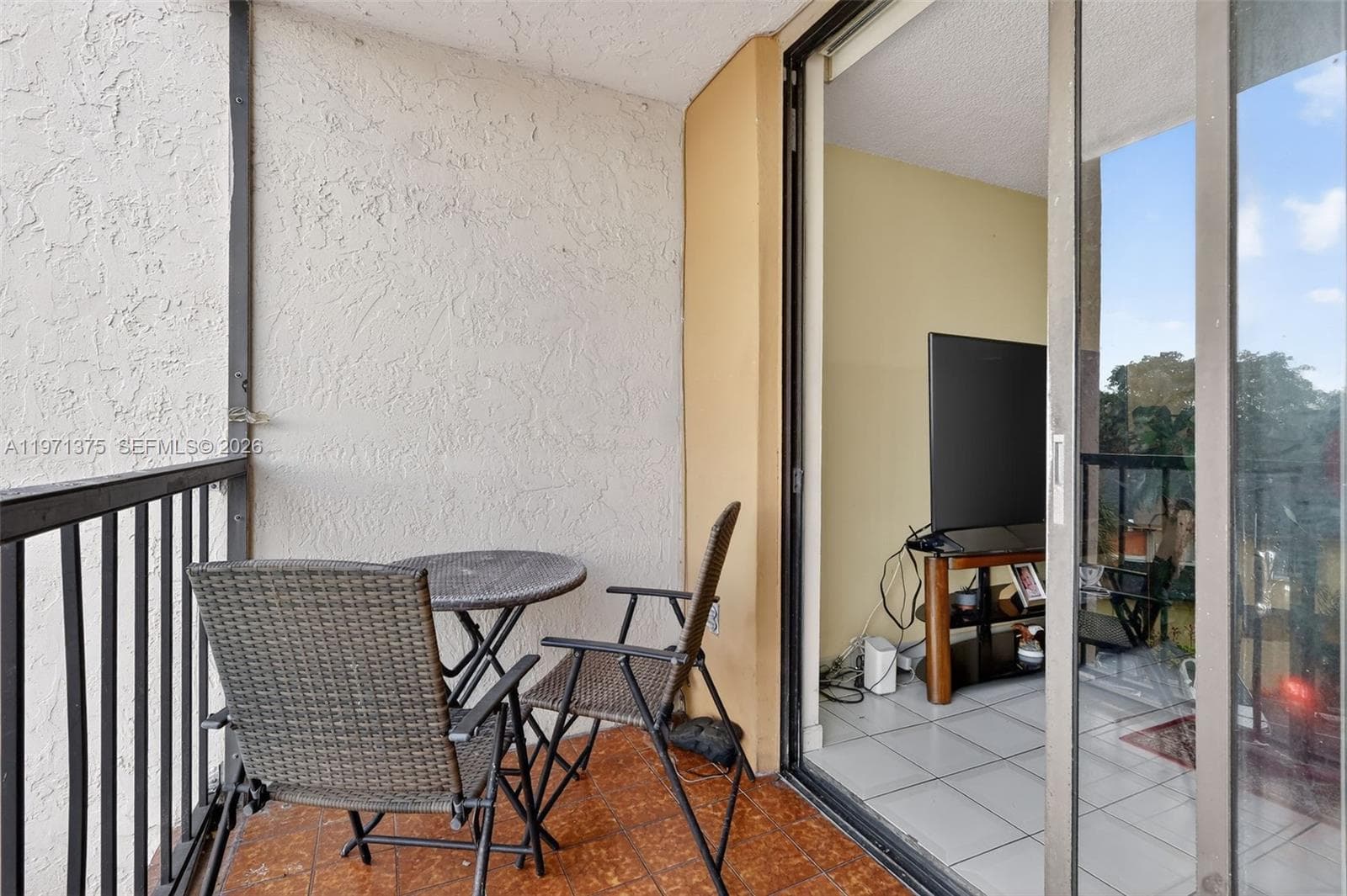 9678 Fontainebleau Blvd # 411, Miami FL 33172 — 31