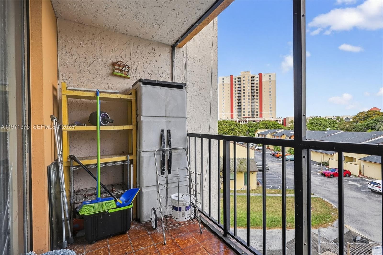 9678 Fontainebleau Blvd # 411, Miami FL 33172 — 29