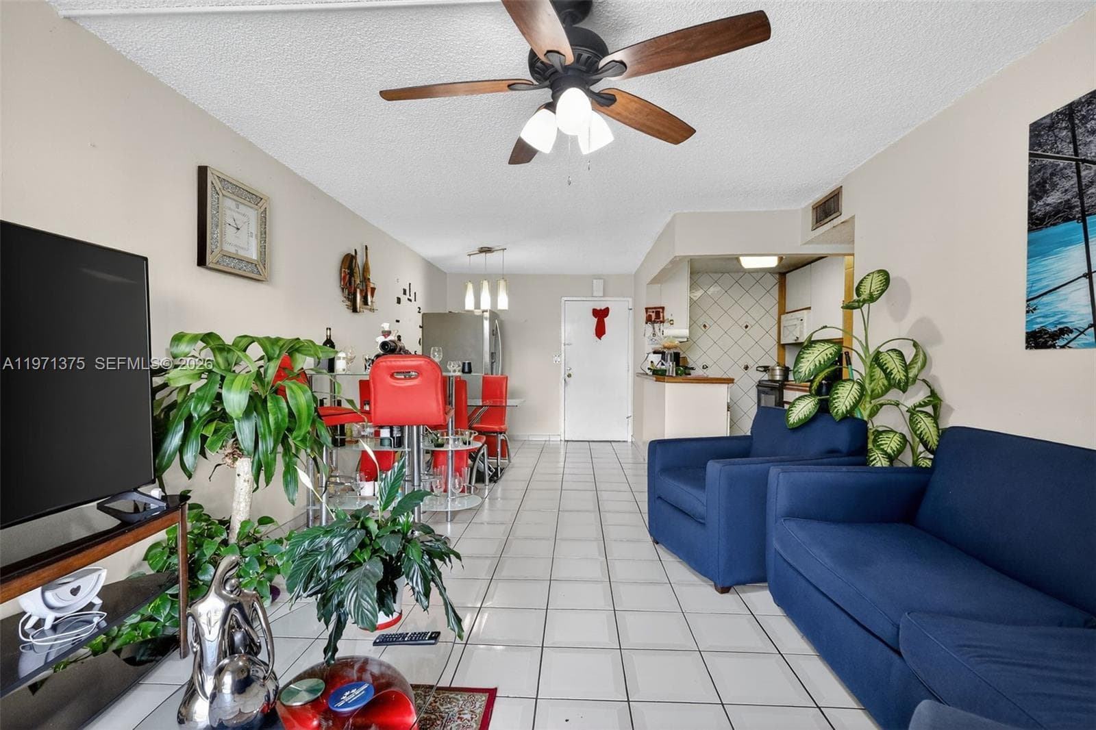 9678 Fontainebleau Blvd # 411, Miami FL 33172 — 8