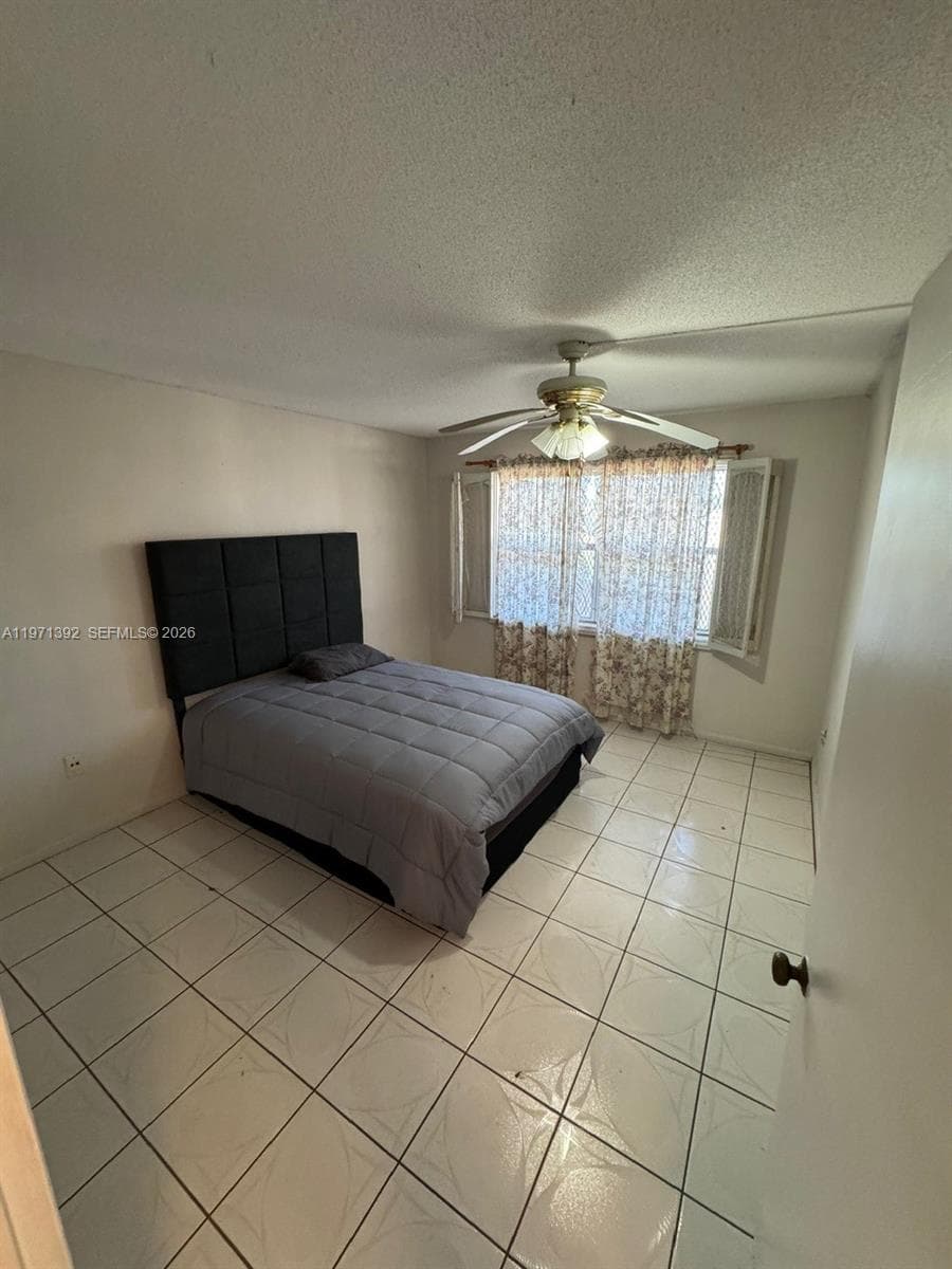 1301 NE 191st St # F405, Miami FL 33179 — 13