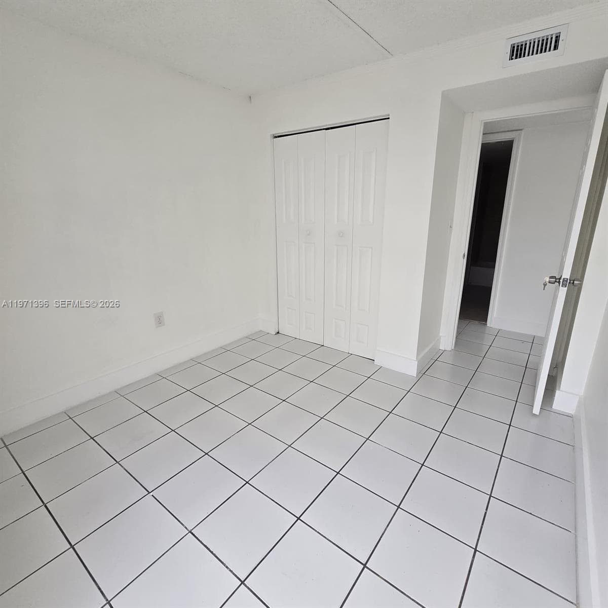 9678 Fontainebleau Blvd # 111, Miami FL 33172 — 12