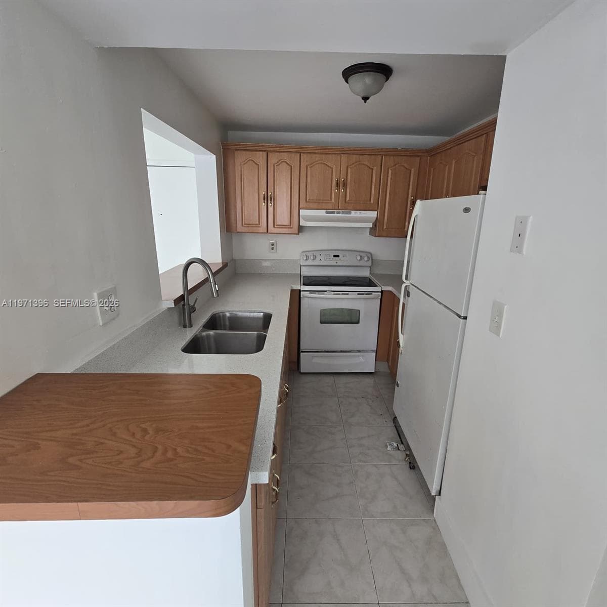 9678 Fontainebleau Blvd # 111, Miami FL 33172 — 7