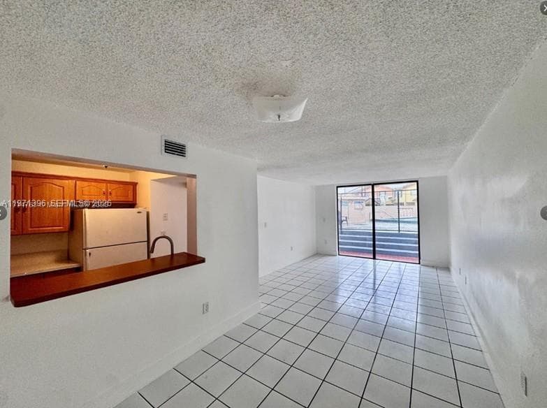 9678 Fontainebleau Blvd # 111, Miami FL 33172 — 3