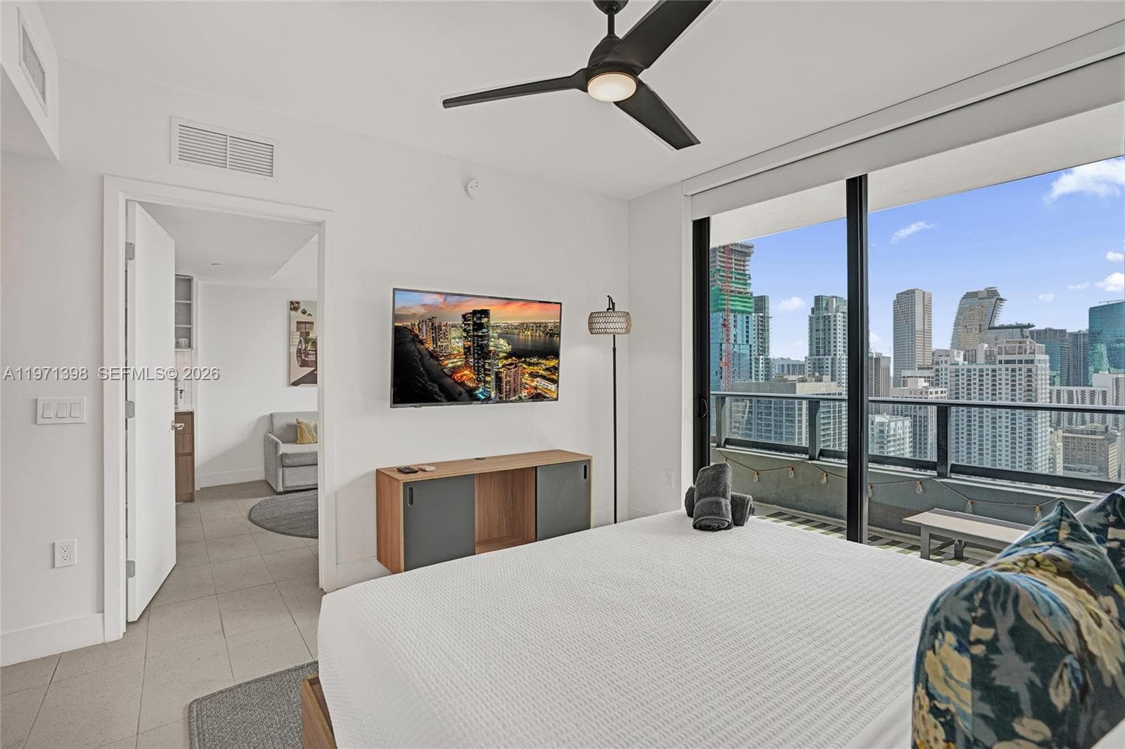 159 NE 6th St # 3214, Miami FL 33132 — 4