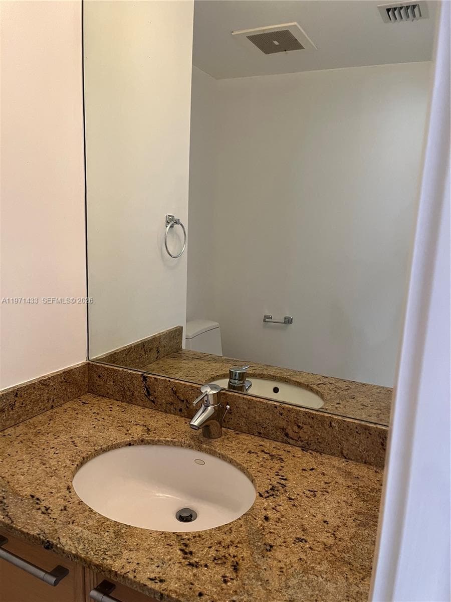 16275 Collins Ave # 2603, Sunny Isles Beach FL 33160 — 17