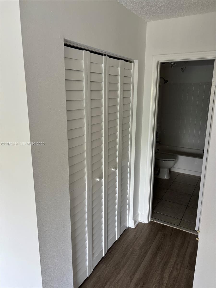 7900 Camino Cir # 308, Miami FL 33143 — 9