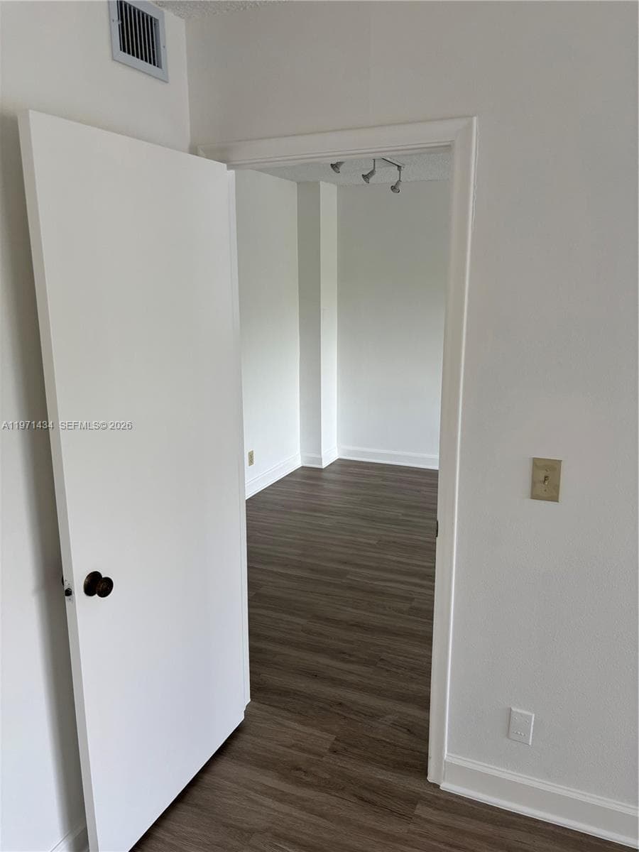 7900 Camino Cir # 308, Miami FL 33143 — 10